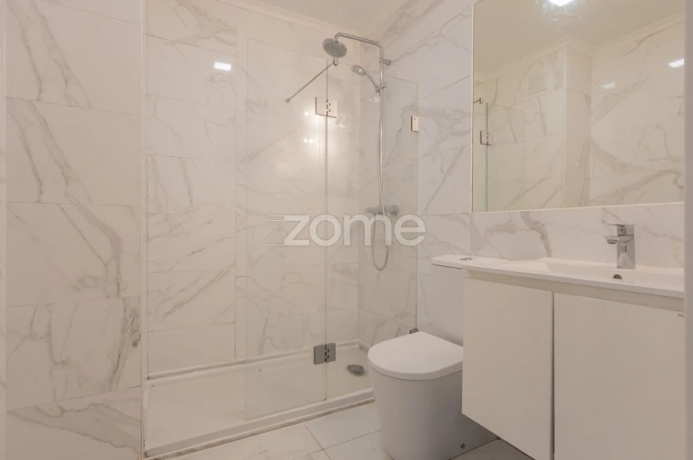 Apartamento T1 para Venda em Beato Foto 6