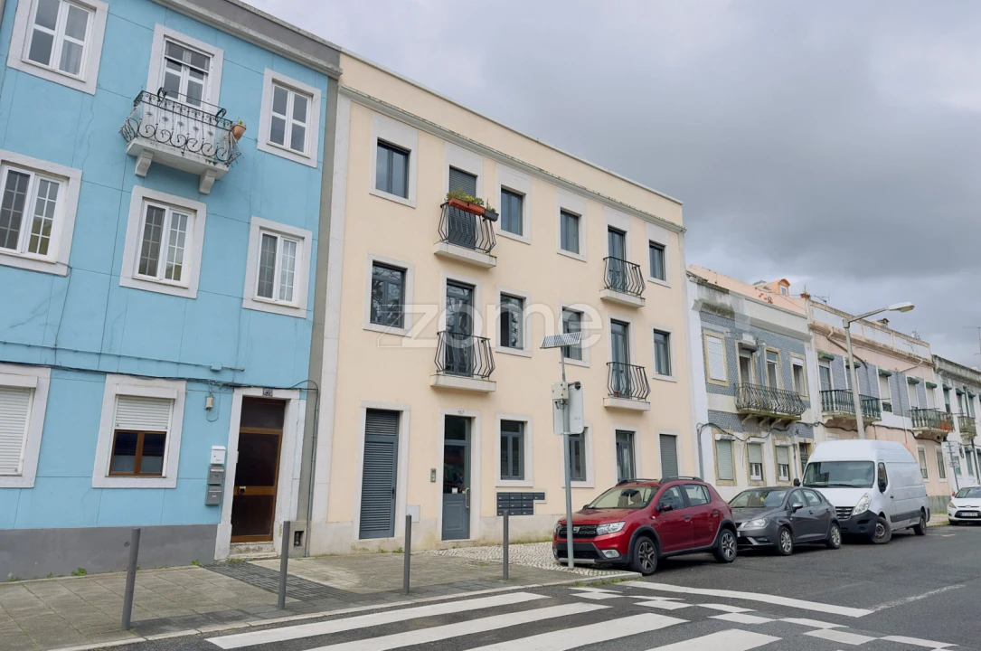 Apartamento T1 para Venda em Beato Foto 1