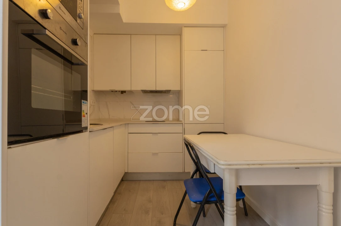 Apartamento T1 para Venda em Beato Foto 5