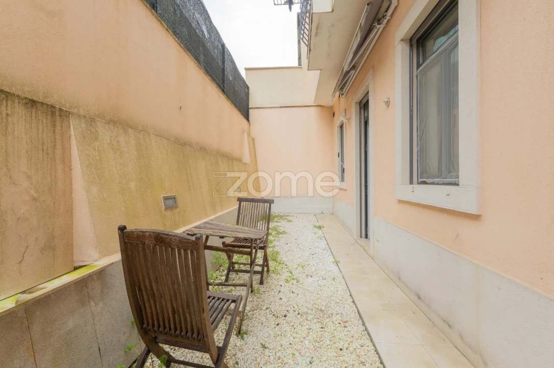 Apartamento T1 para Venda em Beato Foto 9