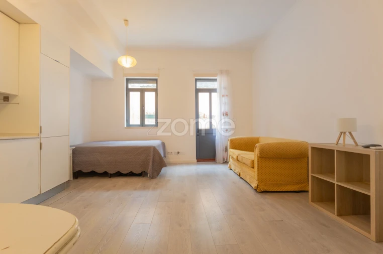 Apartamento T1 para Venda em Beato Foto 3