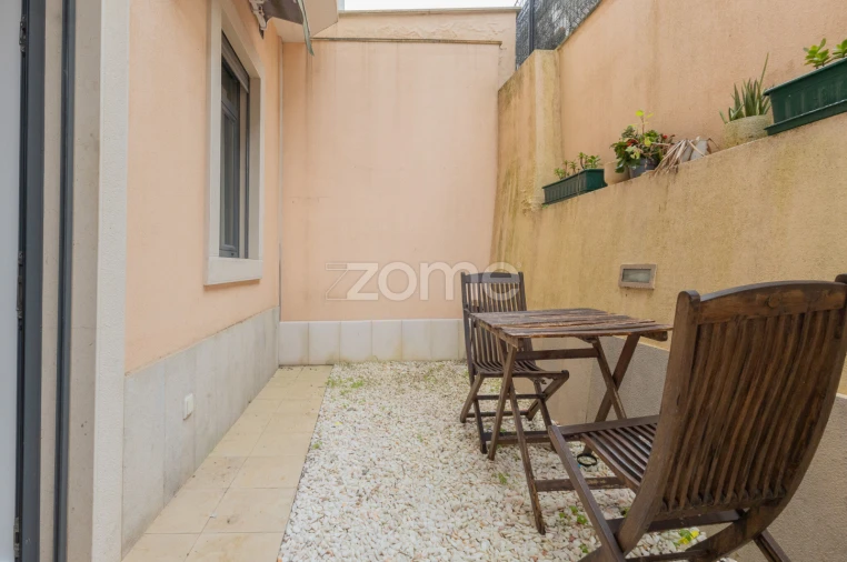 Apartamento T1 para Venda em Beato Foto 6