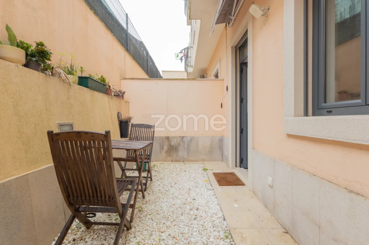 Apartamento T1 para Venda em Beato Foto 7