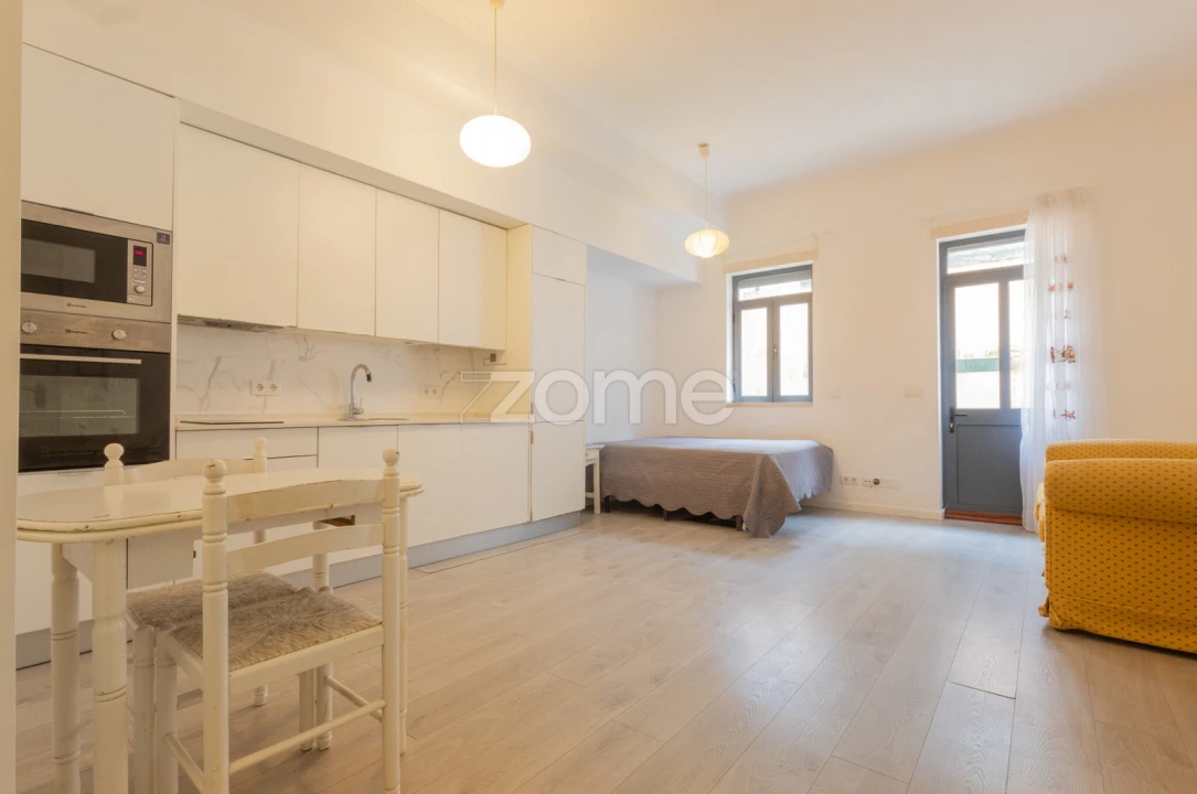 Apartamento T1 para Venda em Beato Foto 2