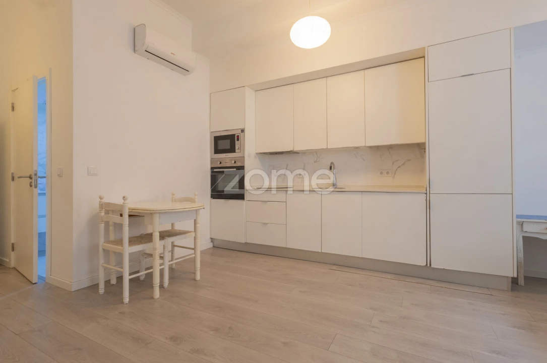 Apartamento T1 para Venda em Beato Foto 4