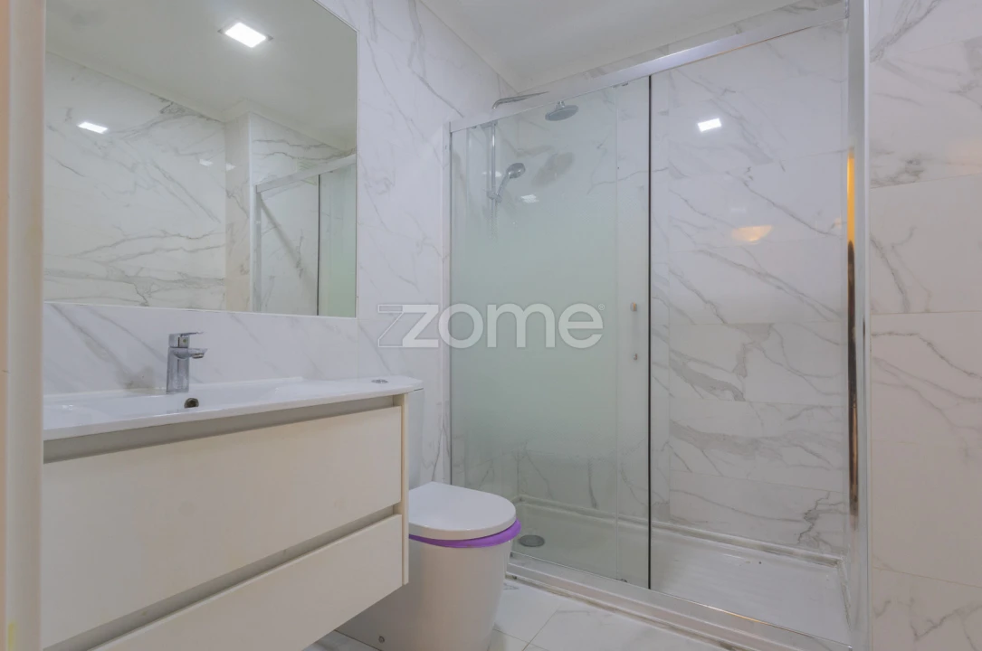 Apartamento T1 para Venda em Beato Foto 5