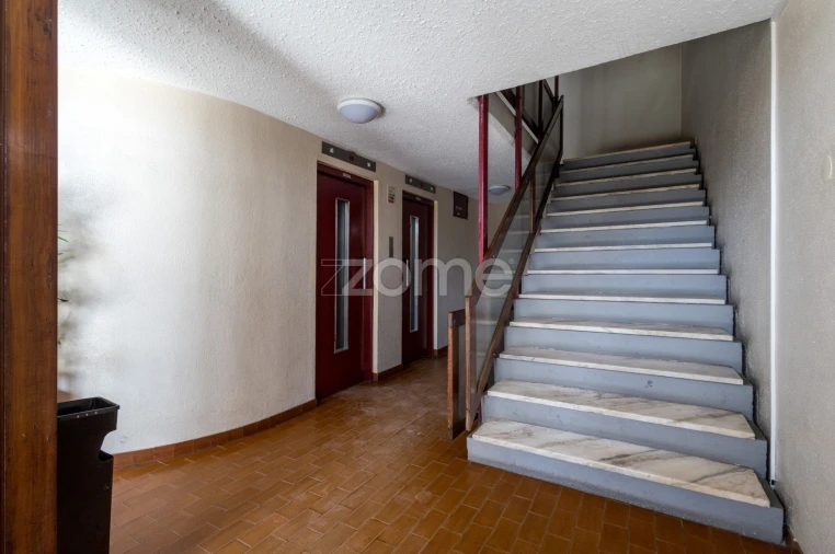 Apartamento T3 para Arrendamento em Carcavelos e Parede Foto 11