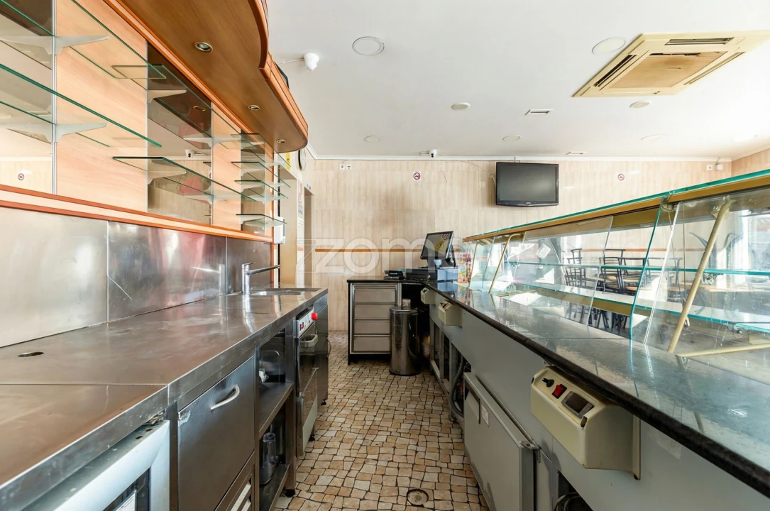 Negócio para Arrendamento em São Domingos de Rana Foto 8