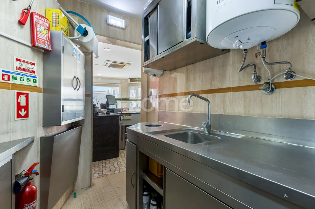 Negócio para Arrendamento em São Domingos de Rana Foto 11