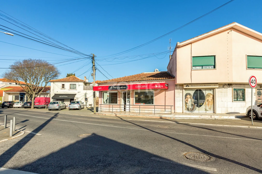 Negócio para Arrendamento em São Domingos de Rana Foto 15