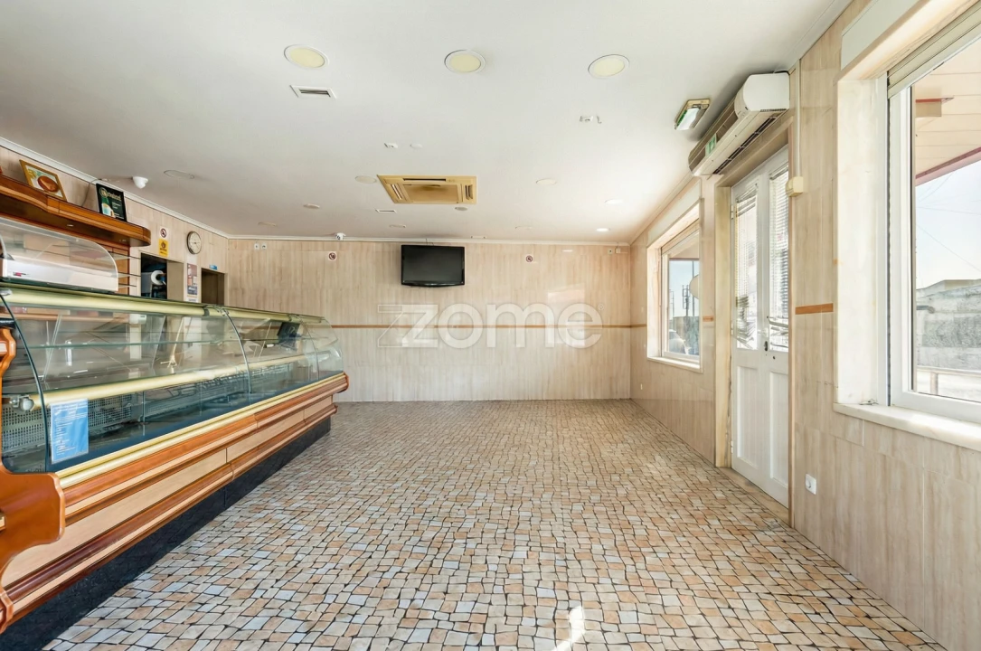 Negócio para Arrendamento em São Domingos de Rana Foto 5