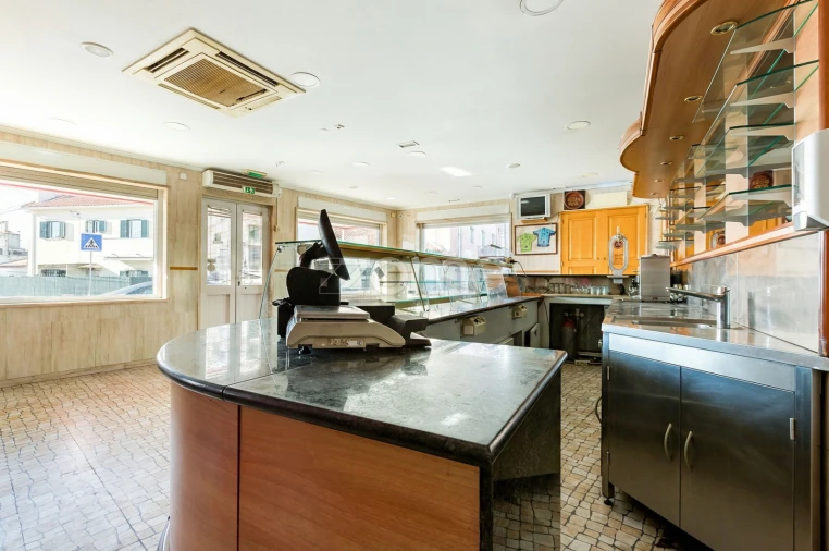 Negócio para Arrendamento em São Domingos de Rana Foto 6