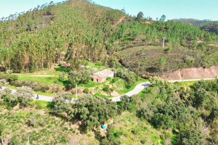 Moradia T5 para Venda em Monchique Foto 11