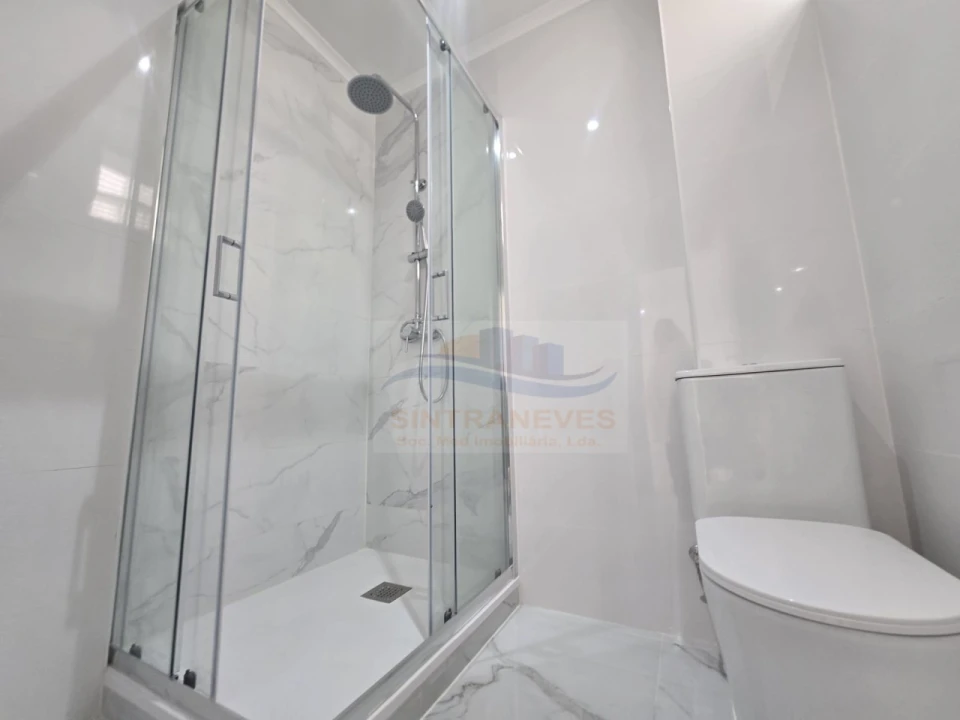 Apartamento T3 para Venda em Queluz e Belas Foto 4