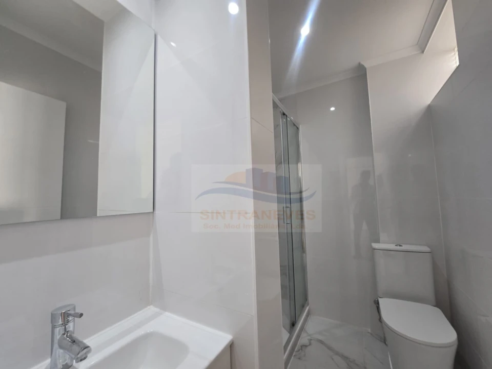 Apartamento T3 para Venda em Queluz e Belas Foto 6