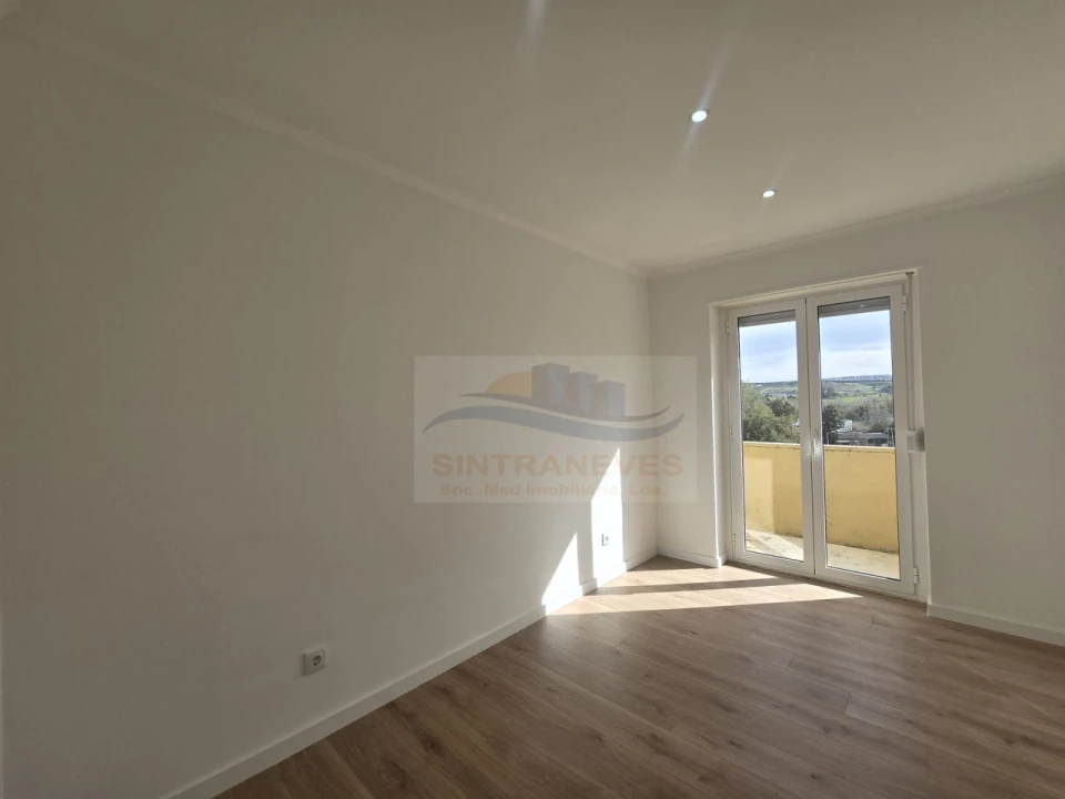 Apartamento T3 para Venda em Queluz e Belas Foto 12