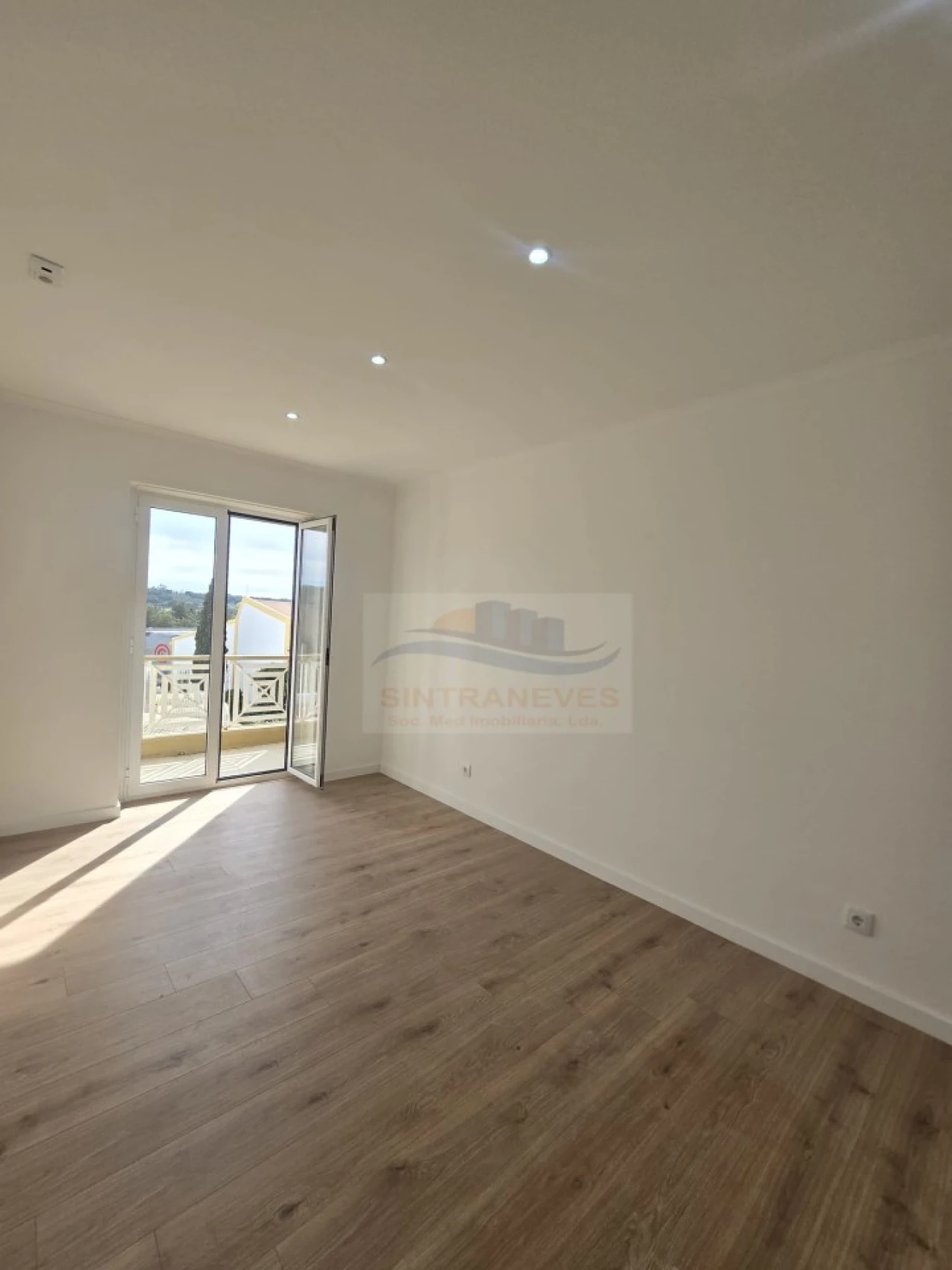 Apartamento T3 para Venda em Queluz e Belas Foto 21