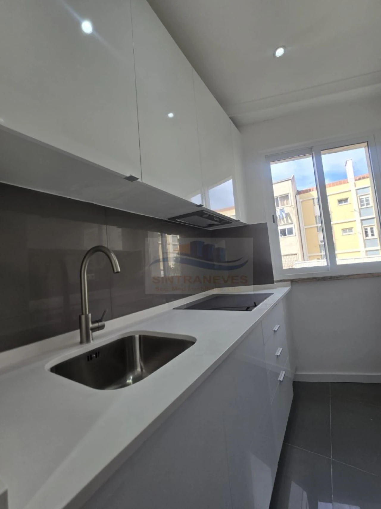 Apartamento T3 para Venda em Queluz e Belas Foto 25