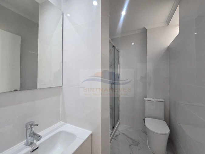 Apartamento T3 para Venda em Queluz e Belas Foto 8