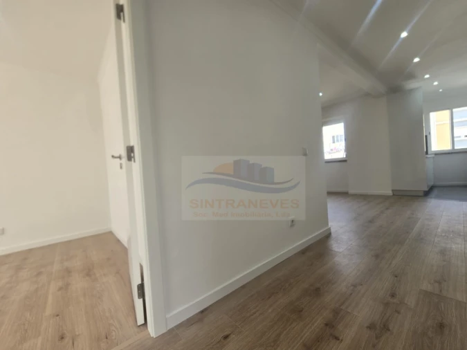 Apartamento T3 para Venda em Queluz e Belas Foto 17