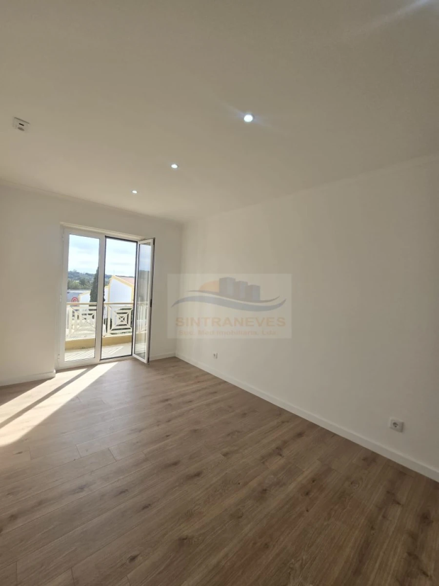 Apartamento T3 para Venda em Queluz e Belas Foto 21