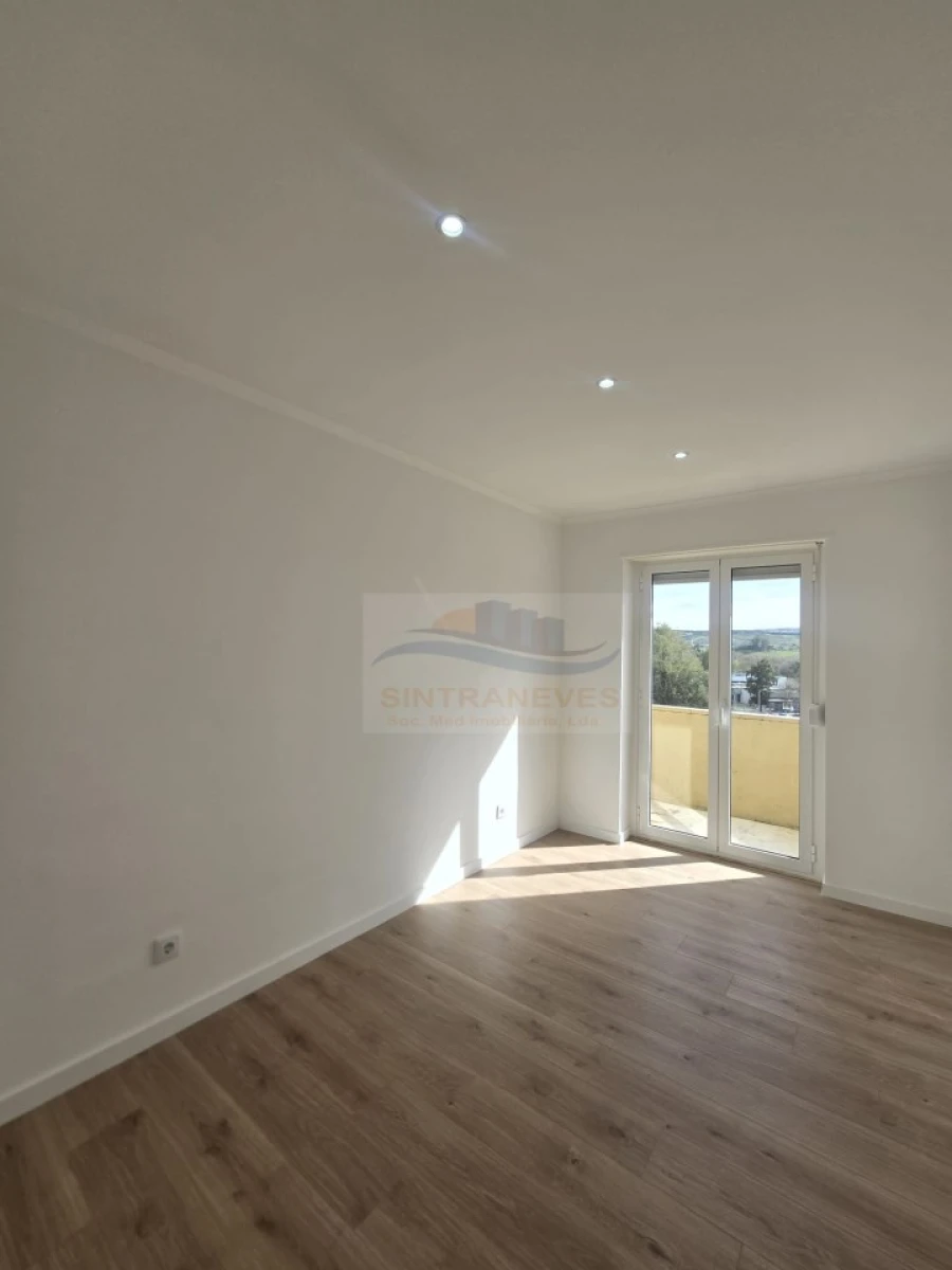 Apartamento T3 para Venda em Queluz e Belas Foto 23