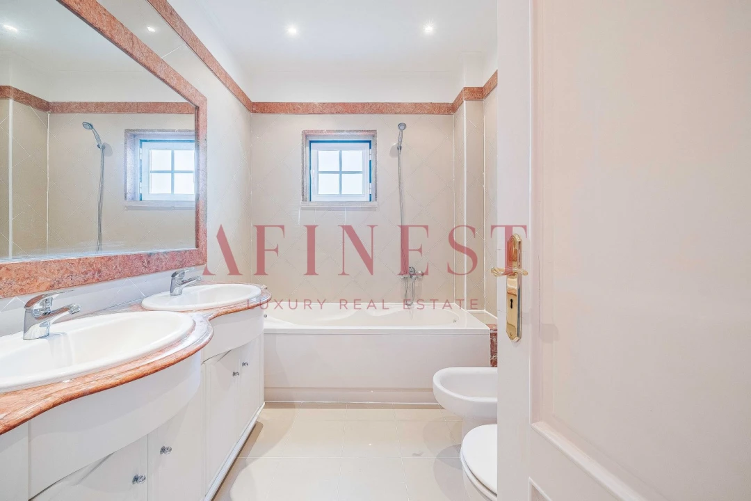 Apartamento T2 para Arrendamento em Santa Maria e São Miguel, São Martinho, São Pedro Penaferrim Foto 31