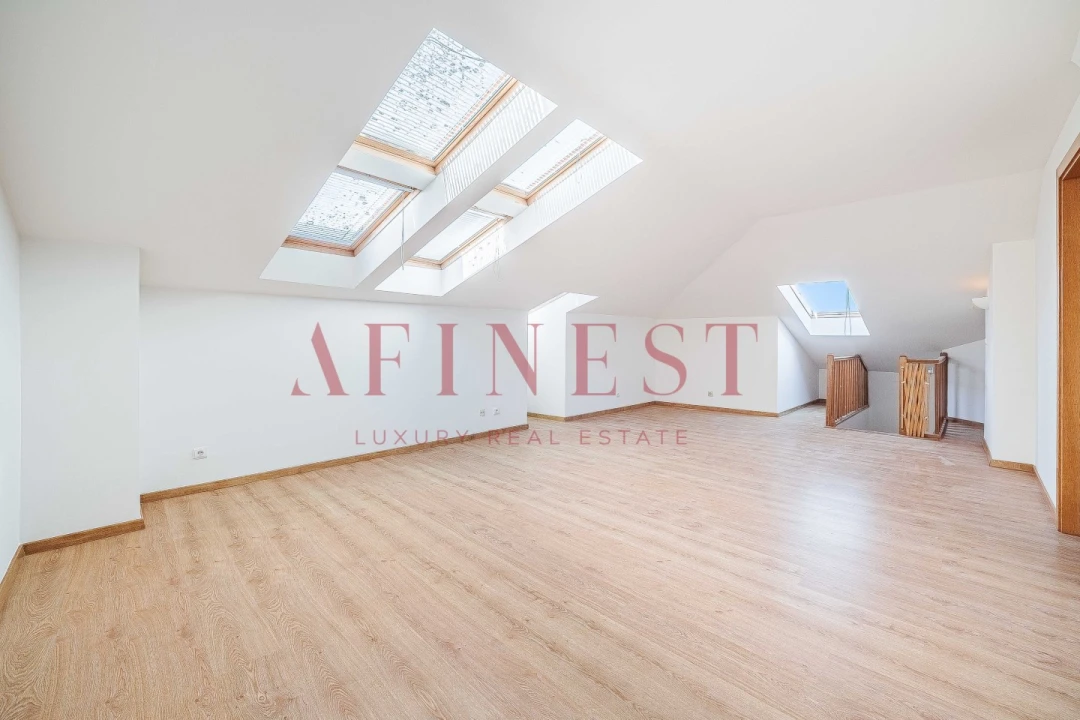 Apartamento T2 para Arrendamento em Santa Maria e São Miguel, São Martinho, São Pedro Penaferrim Foto 43