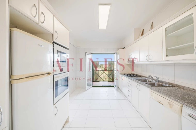 Apartamento T2 para Arrendamento em Santa Maria e São Miguel, São Martinho, São Pedro Penaferrim Foto 11