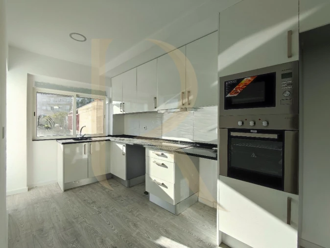 Apartamento T2 para Venda em Amora Foto 1