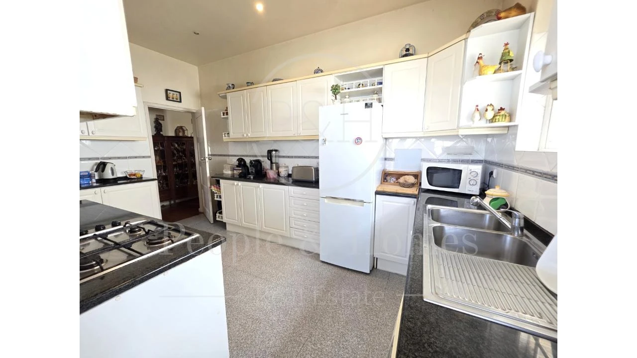 Prédio para Venda em Areeiro Foto 26