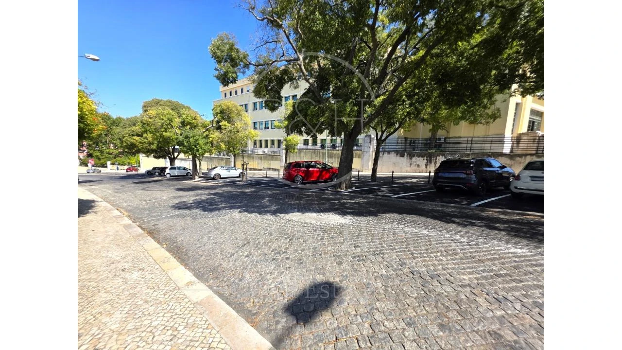 Prédio para Venda em Areeiro Foto 3