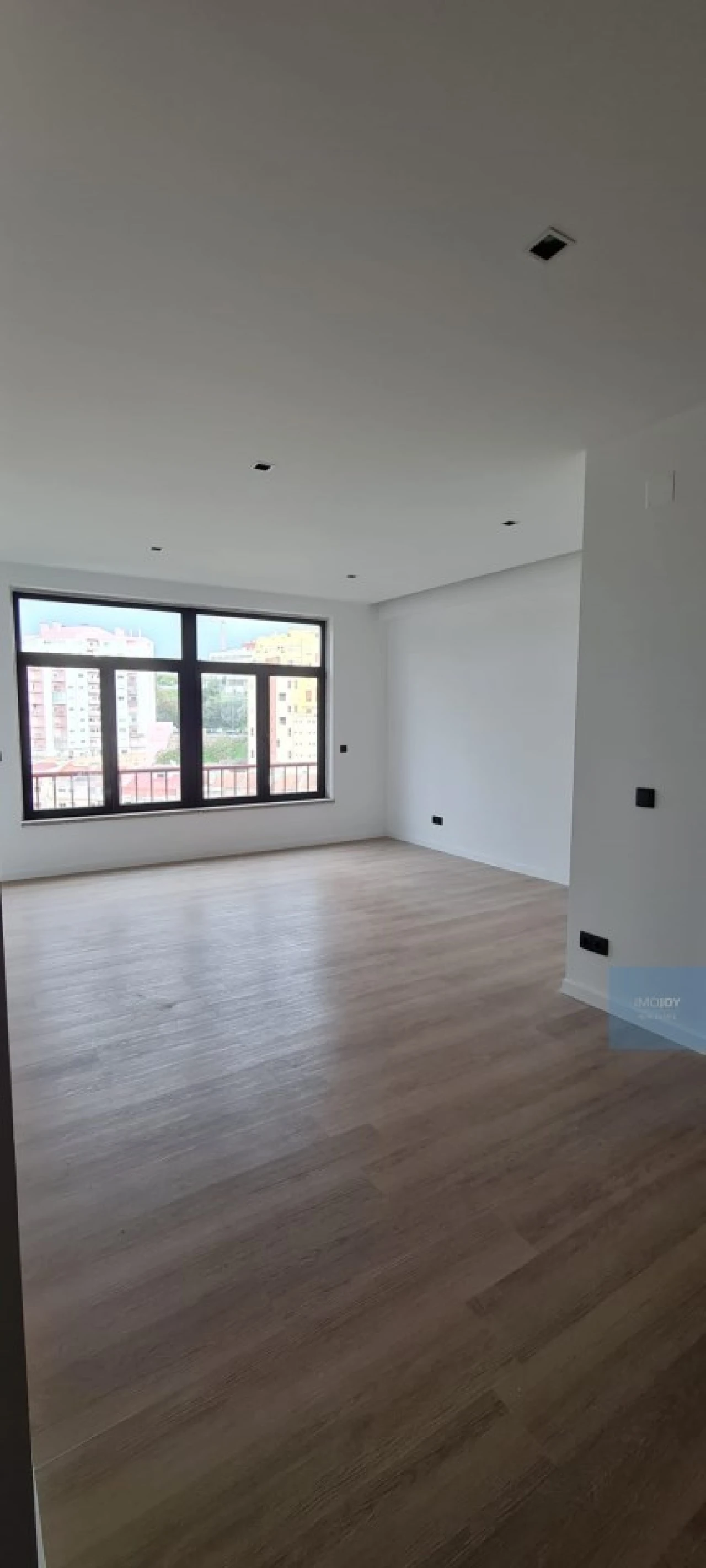 Apartamento T1 para Venda em Massamá e Monte Abraão Foto 3
