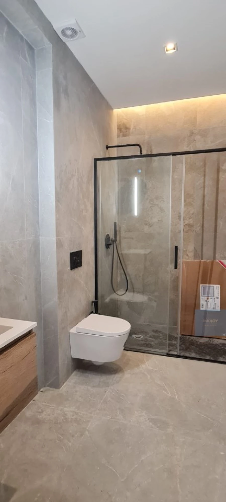 Apartamento T1 para Venda em Massamá e Monte Abraão Foto 17