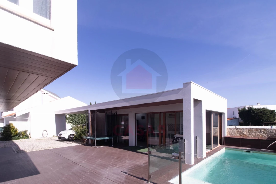 Moradia T4 para Venda em São Martinho do Porto Foto 46