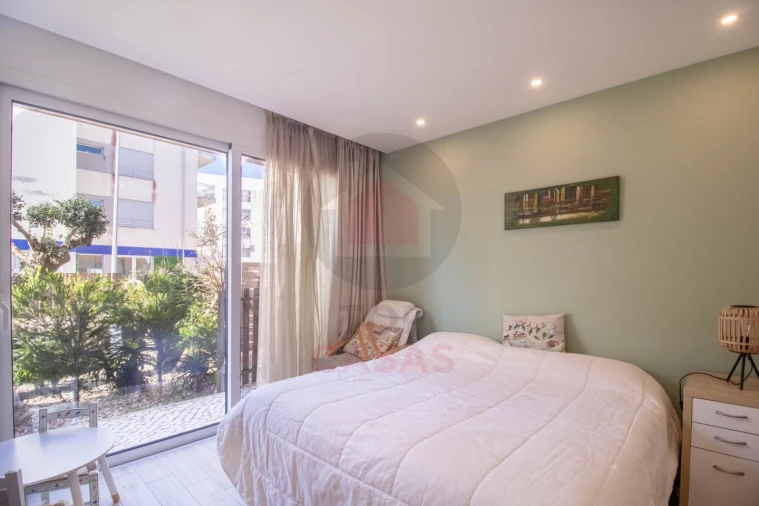 Moradia T4 para Venda em São Martinho do Porto Foto 15