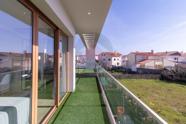 Moradia T4 para Venda em São Martinho do Porto Foto 41