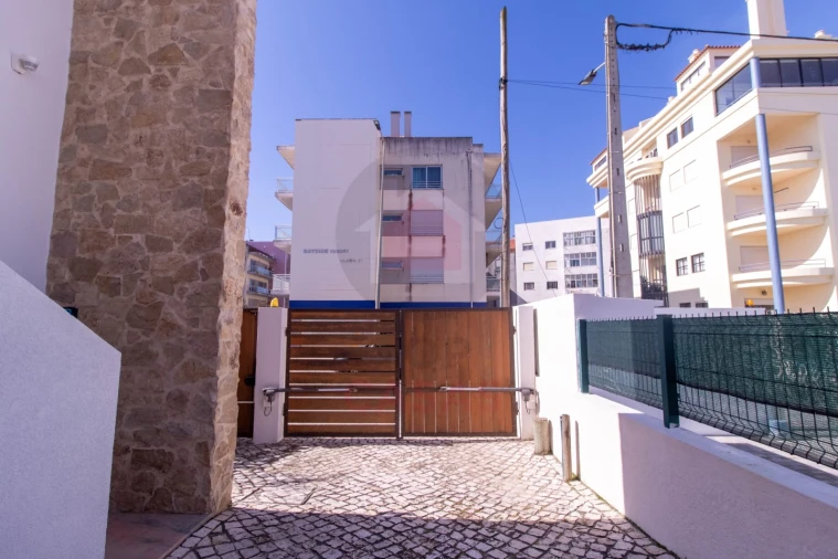 Moradia T4 para Venda em São Martinho do Porto Foto 43