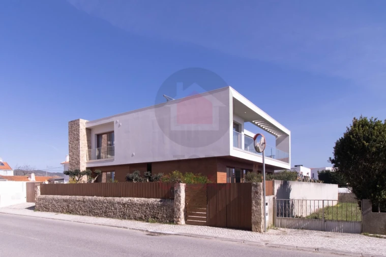 Moradia T4 para Venda em São Martinho do Porto Foto 2