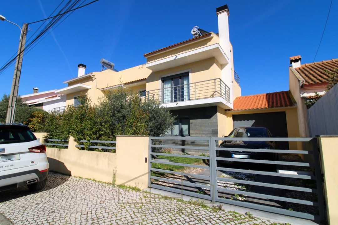 Moradia T3 para Venda em Charneca de Caparica e Sobreda Foto 4