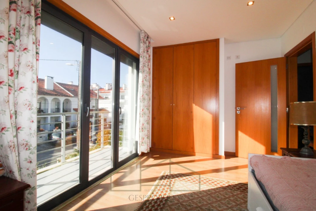 Moradia T3 para Venda em Charneca de Caparica e Sobreda Foto 22