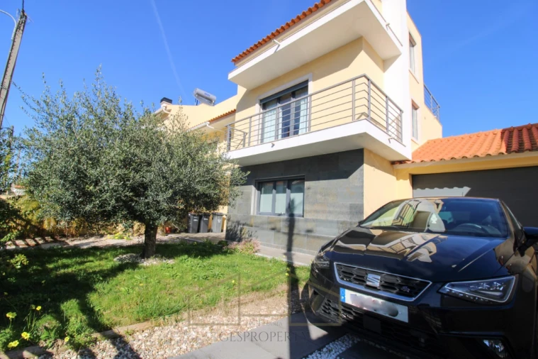 Moradia T3 para Venda em Charneca de Caparica e Sobreda Foto 5