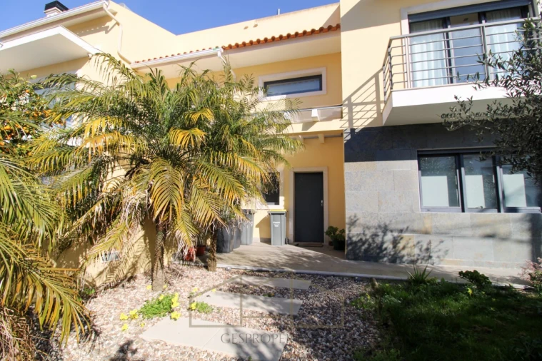 Moradia T3 para Venda em Charneca de Caparica e Sobreda Foto 6