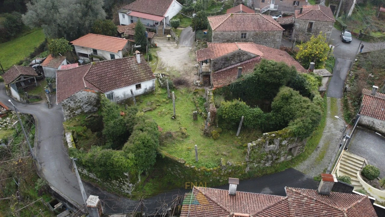 Moradia T5 para Venda em Rio de Moinhos Foto 16