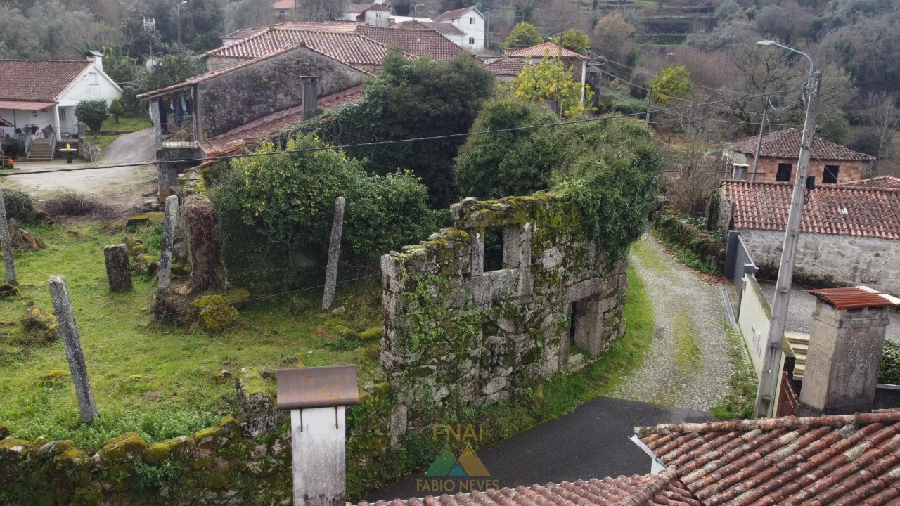 Moradia T5 para Venda em Rio de Moinhos Foto 28