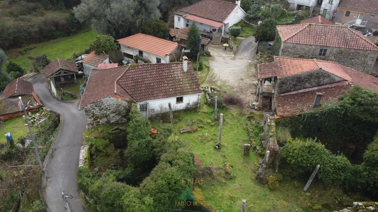 Moradia T5 para Venda em Rio de Moinhos Foto 29