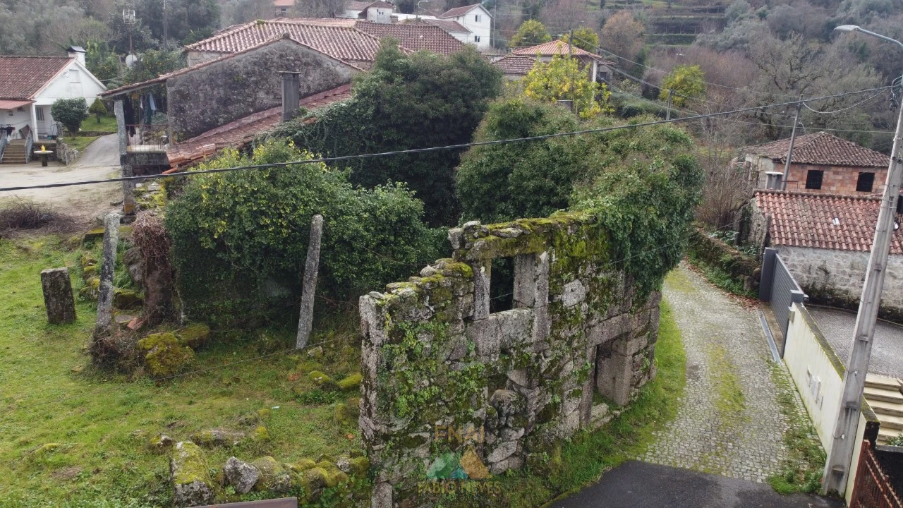 Moradia T5 para Venda em Rio de Moinhos Foto 30