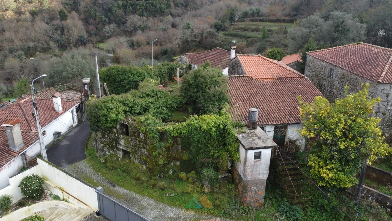 Moradia T5 para Venda em Rio de Moinhos Foto 32