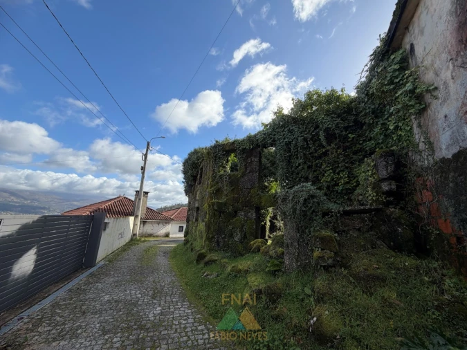 Moradia T5 para Venda em Rio de Moinhos Foto 9