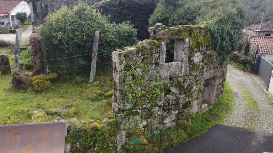 Moradia T5 para Venda em Rio de Moinhos Foto 24